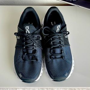 On Running Shoes Size 8 Black and White